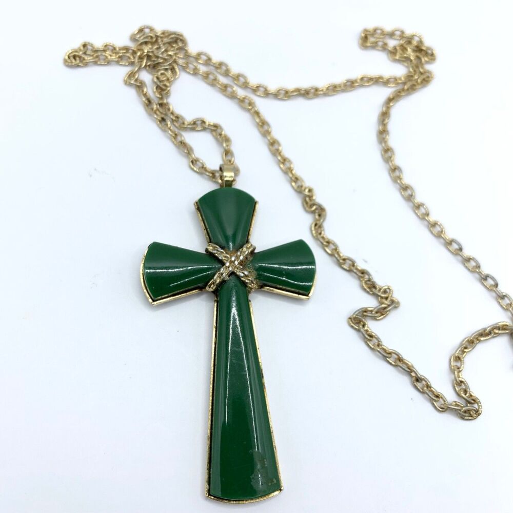 Avon Women Necklace Gold Tone Green Lucite Juliet Cross Pendant Link Chain 13 in - Picture 3 of 6